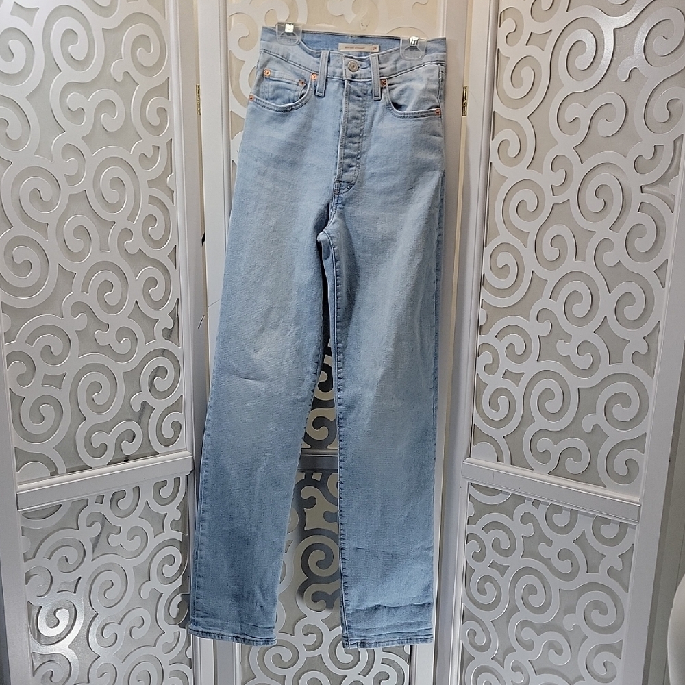 Levi's Women's Straight Leg Jeans in Light Blue
